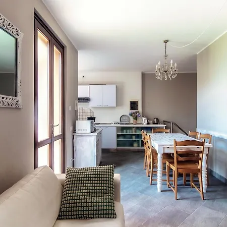 Ca Di Strii 別荘 チェルノッビオ